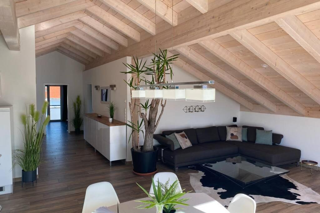 Lichtdurchflutete Wohnung Mit Grosser Dachterrasse Bruckmühl Екстериор снимка