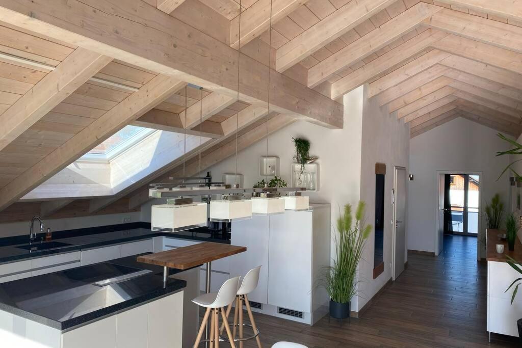 Lichtdurchflutete Wohnung Mit Grosser Dachterrasse Bruckmühl Екстериор снимка